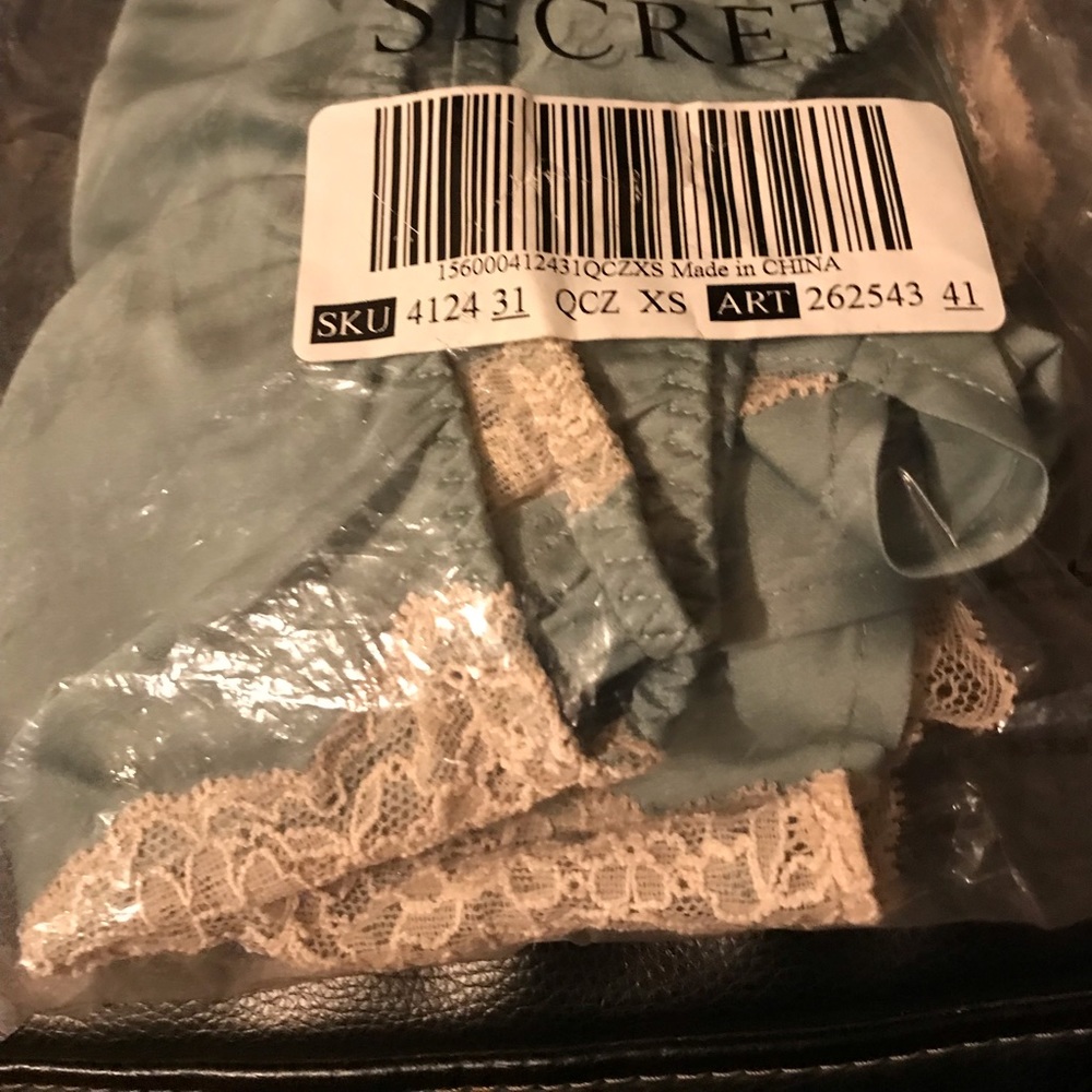 NWT 2 pcs. Victoria Secret lingerie - Picture 3 of 15